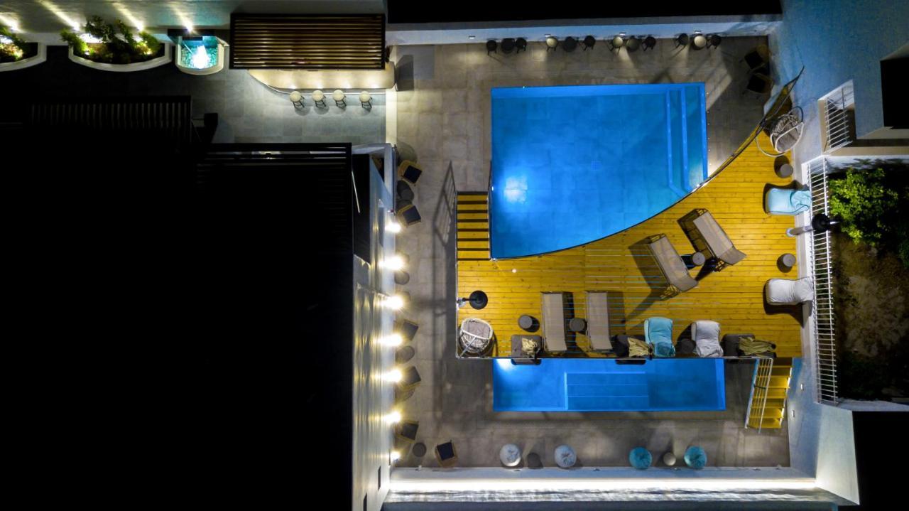 Deluxe Hotel Santorini Fira  Exterior foto