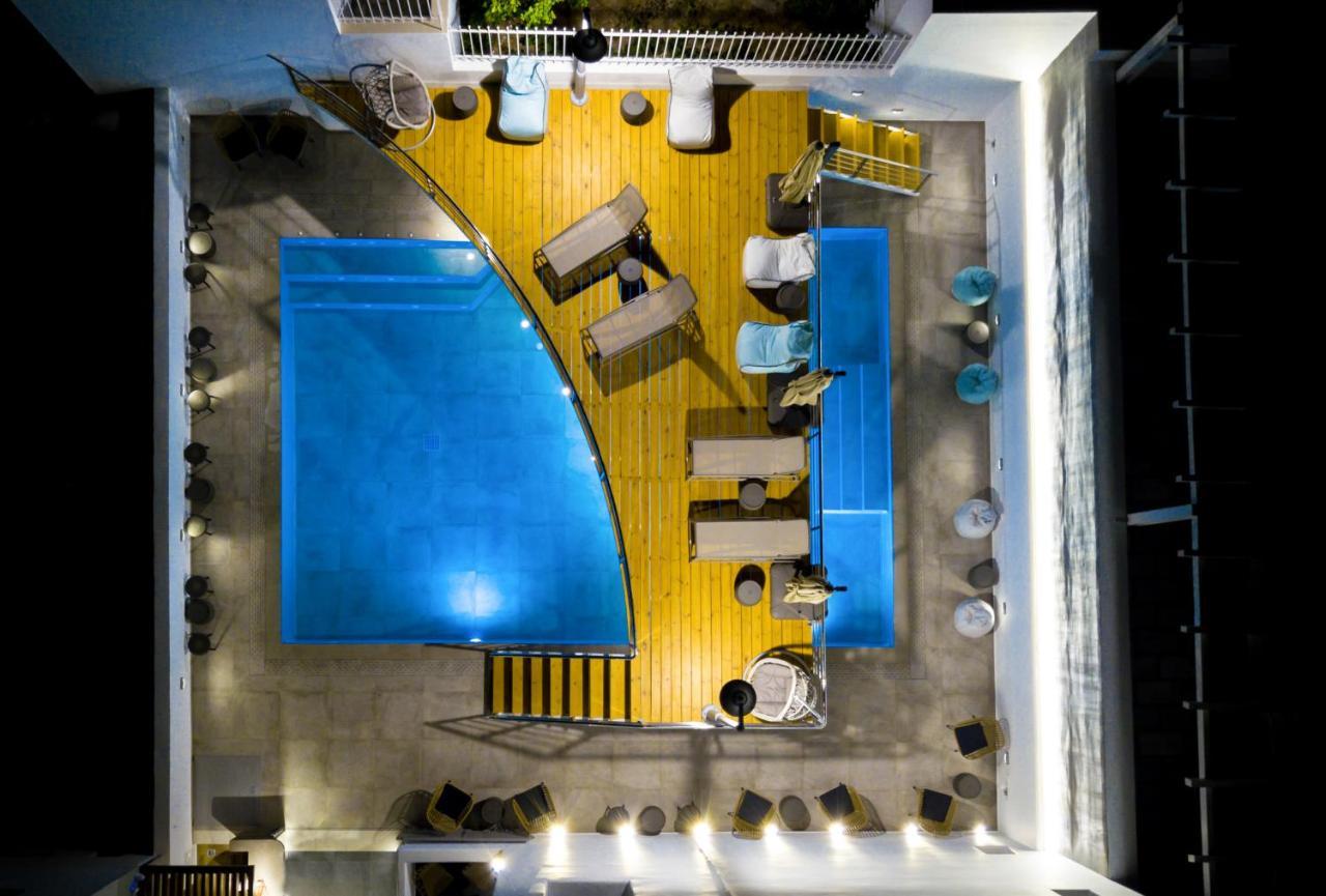 Deluxe Hotel Santorini Fira  Exterior foto
